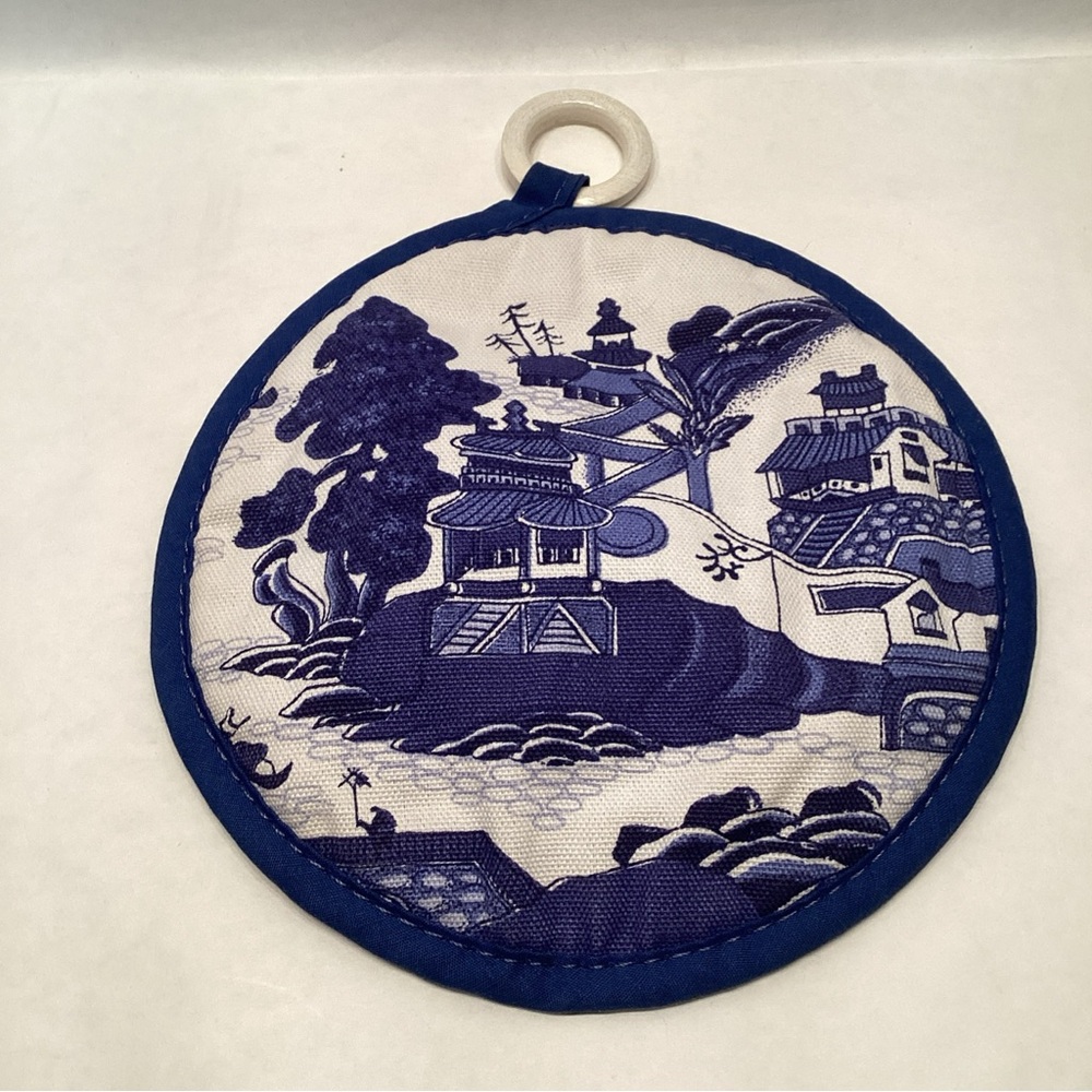 Blue Willow Pot Holder Round Wood Hanging Ring Hot Plate Blue White Decor #2